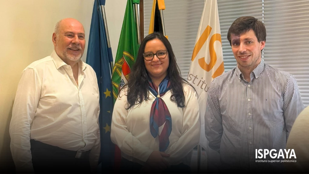 Professor Vanessa Prestes from La Salle University